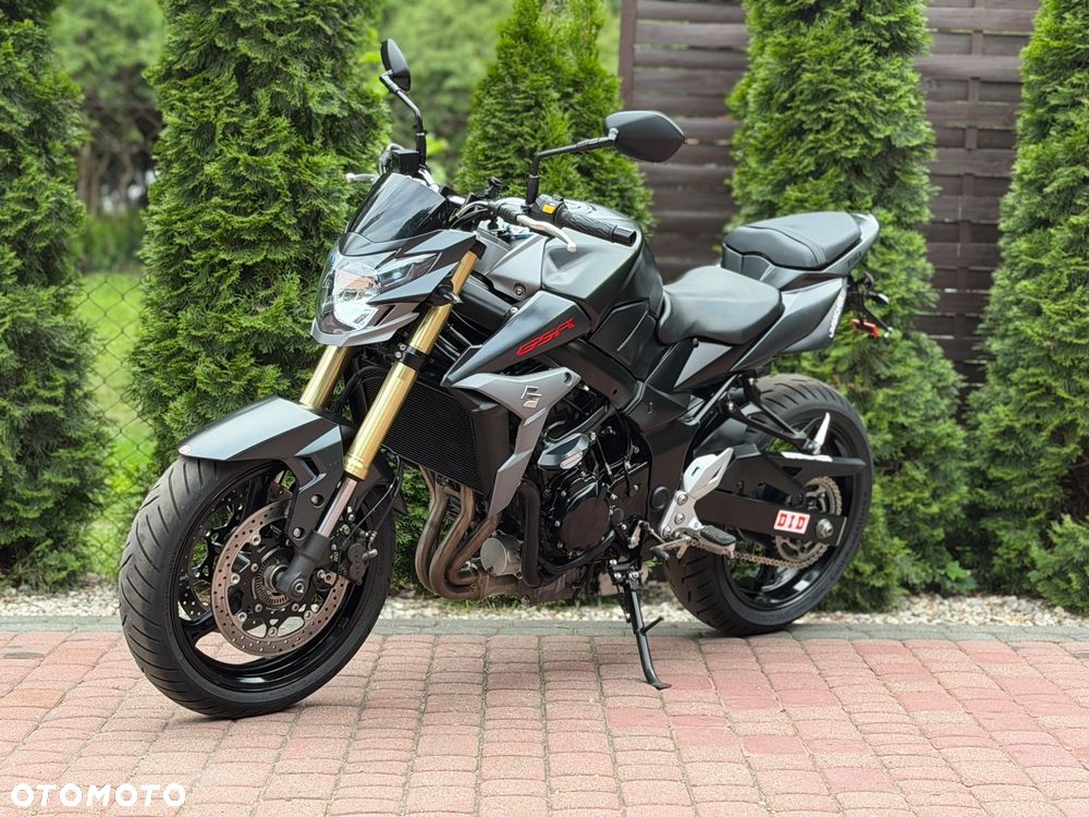 Suzuki GSR - 5
