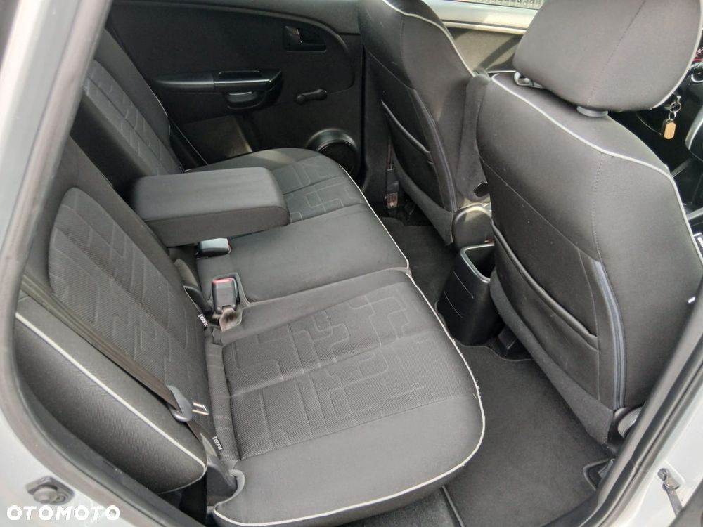 Kia Venga 1.4 CVVT Vision - 28