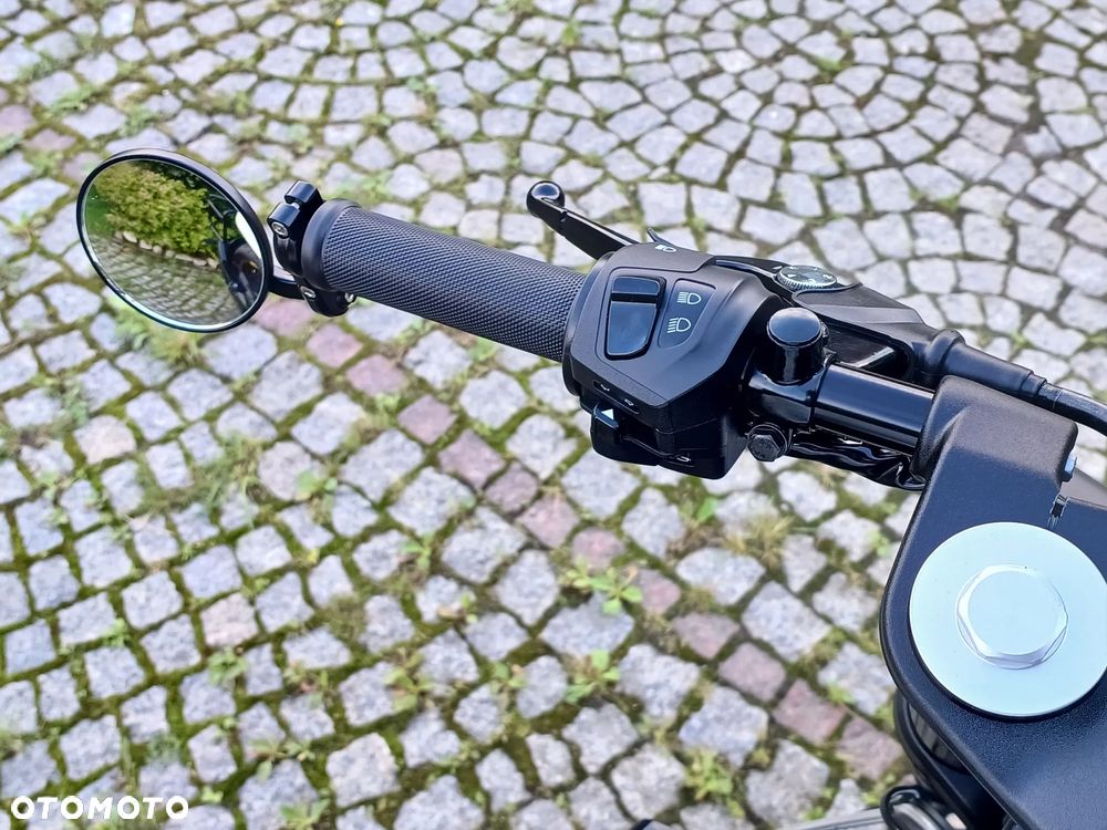 Husqvarna Vitpilen - 18