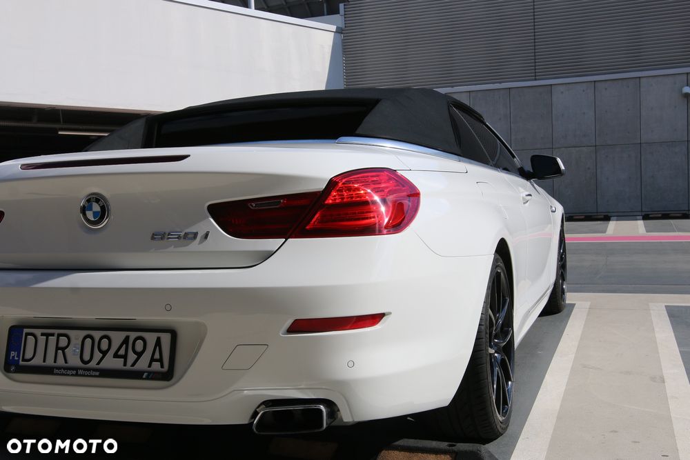 BMW Seria 6 650i - 12