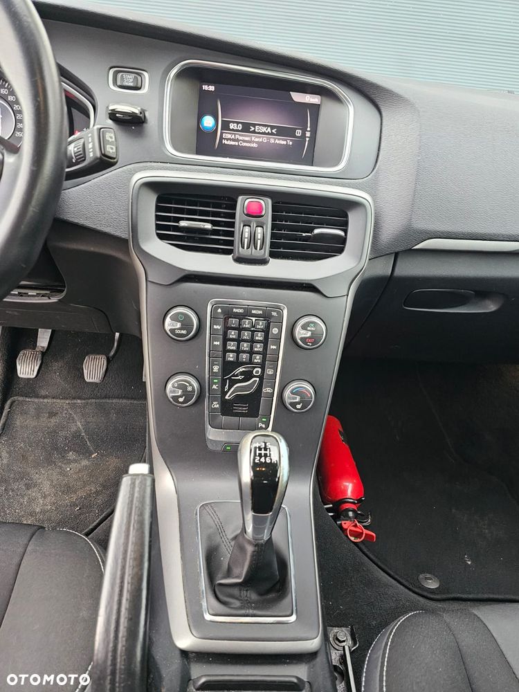 Volvo V40 D2 Momentum - 6