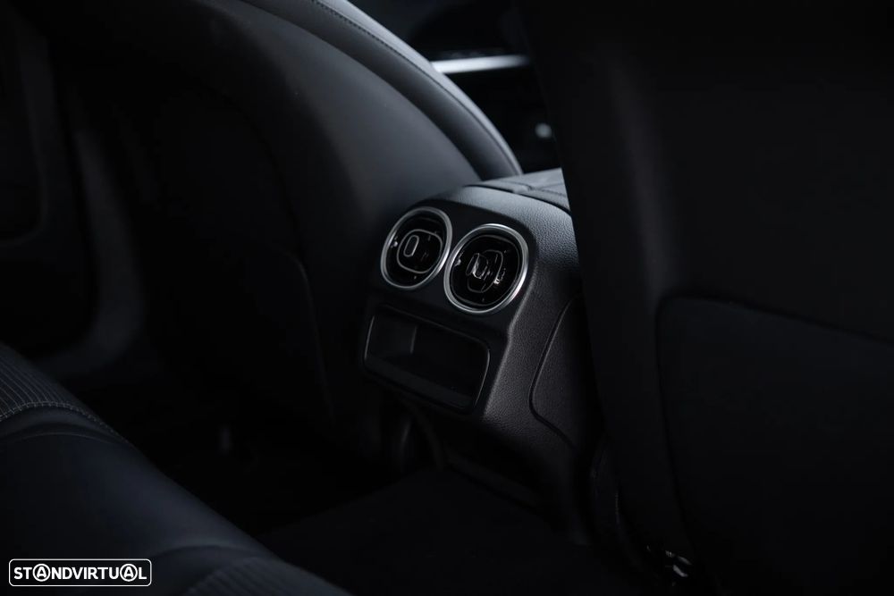 Mercedes-Benz C 300 e Avantgarde - 45