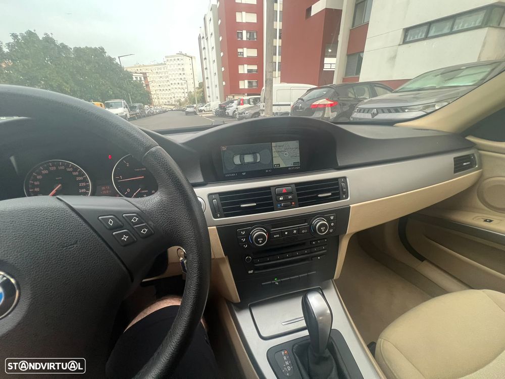 BMW 320 d Auto - 17