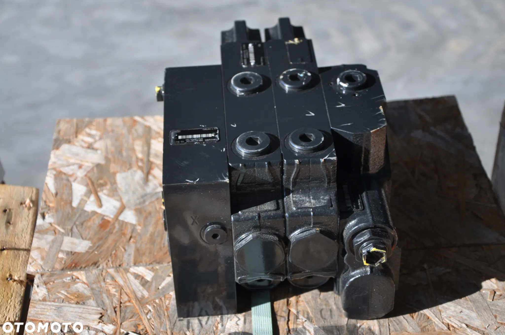 47433959 Zawór sterujacy Valve block  Rozdzielacz hydrauliczny Case New Holland Steyer - 5