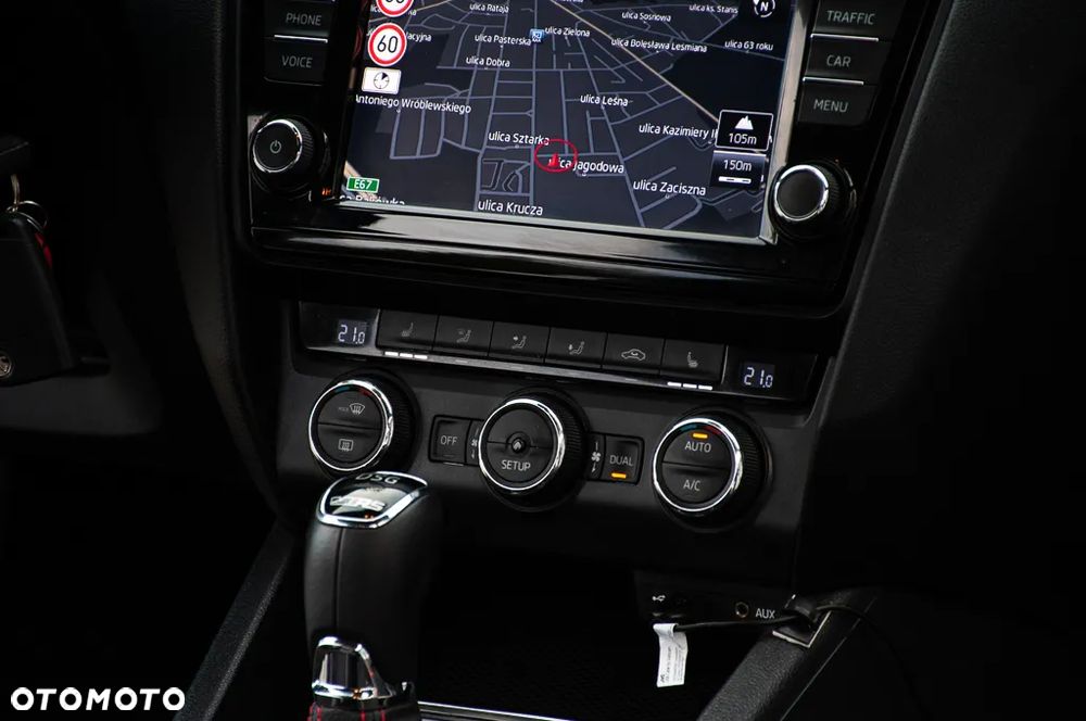 Skoda Octavia Combi 2.0 TDI DSG RS - 9