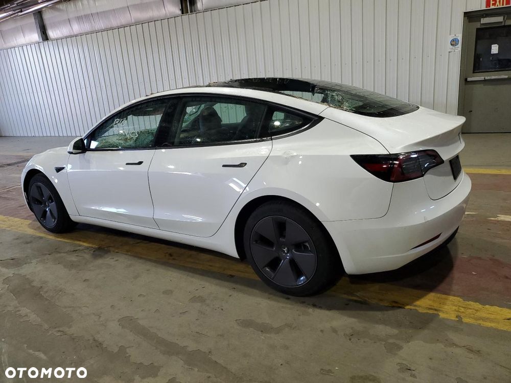 Tesla Model 3 Standard Reichweite Plus Hinterradantrieb - 37