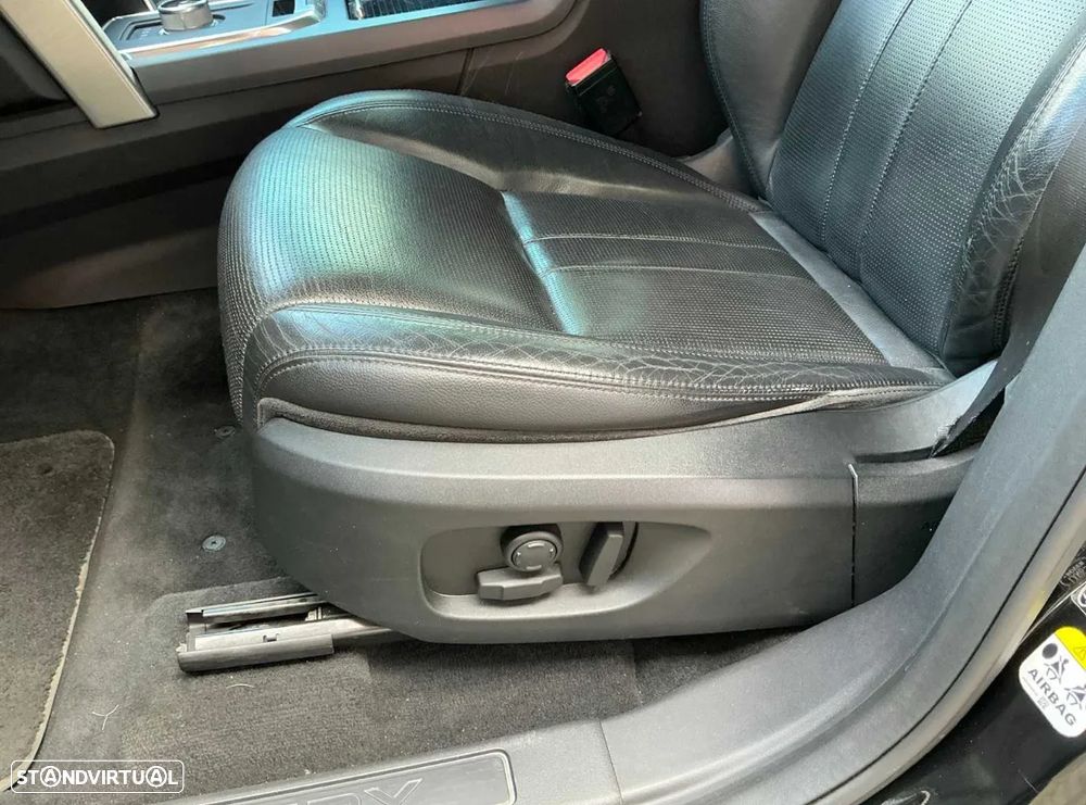 Land Rover Discovery Sport 2.0 TD4 SE Auto - 11