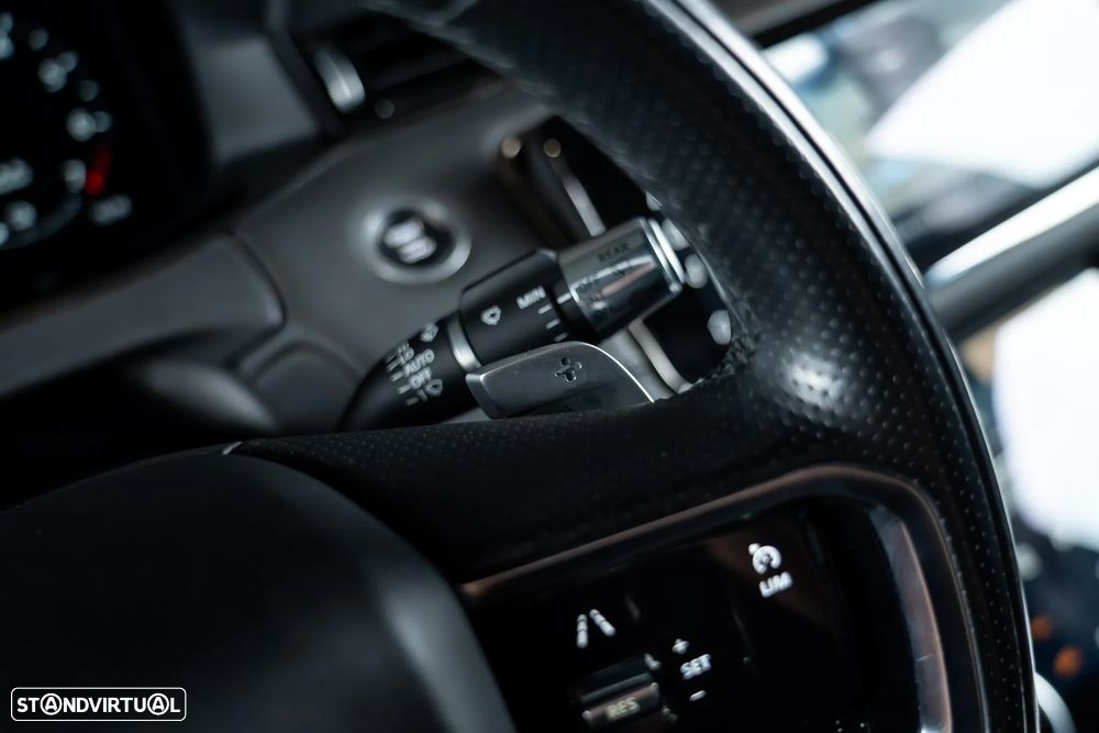 Land Rover Range Rover Evoque P300e R-Dynamic SE - 13