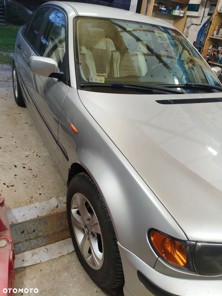 BMW Seria 3 2002 photo 3
