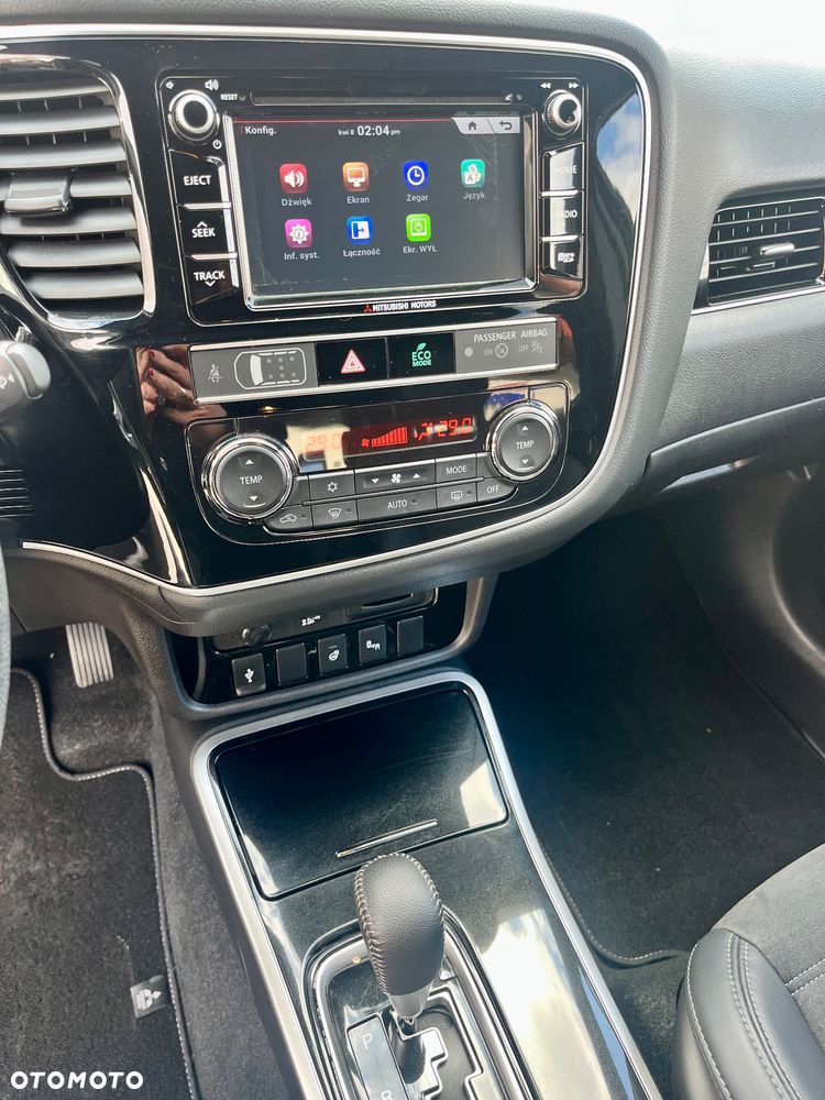 Mitsubishi Outlander - 30