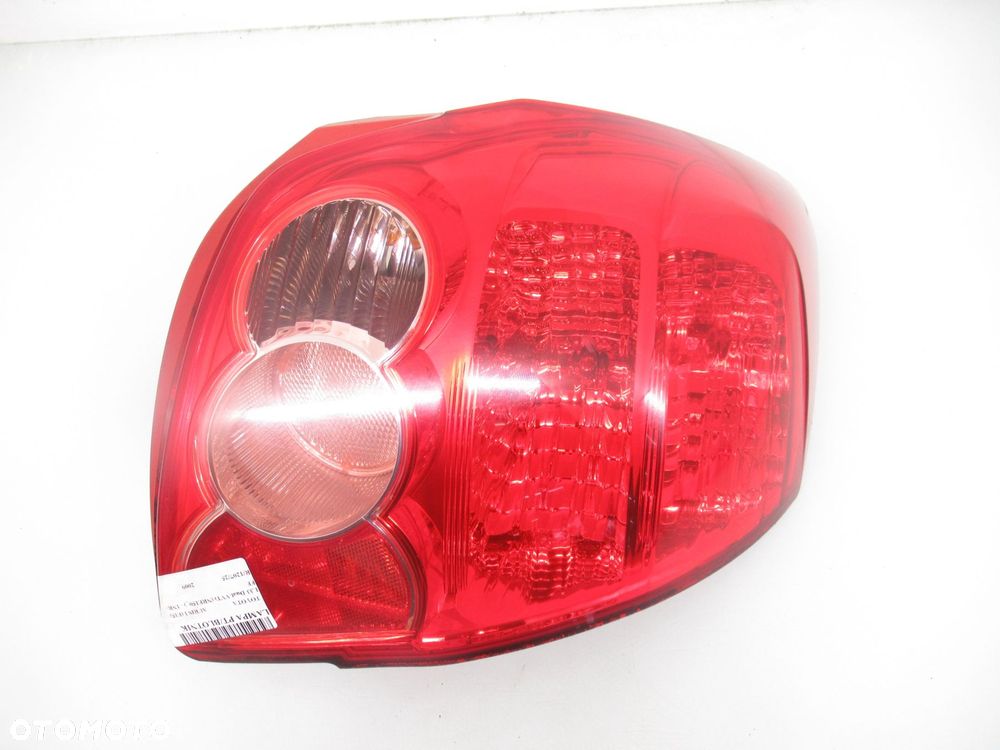 LAMPA PRAWA TYLNA TOYOTA AURIS I E15 815500238000 - 1