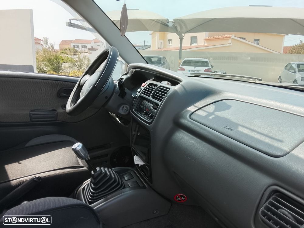 Suzuki Grand Vitara Metal Top 2.0 TDi - 11