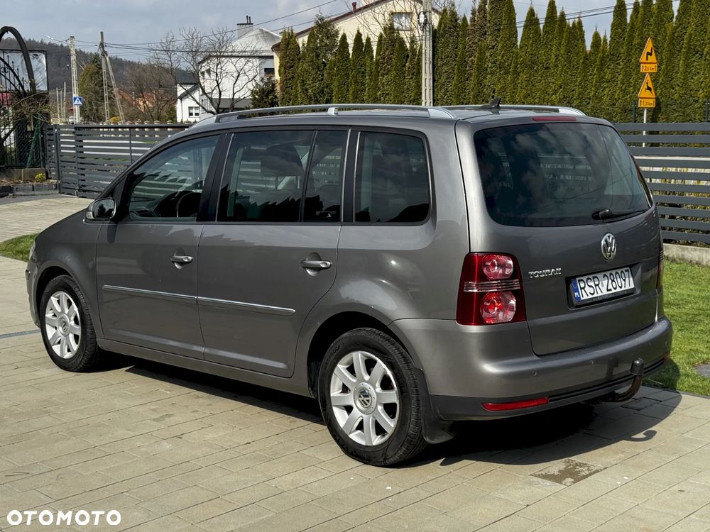 Volkswagen Touran 2.0 TDI DPF Highline - 3