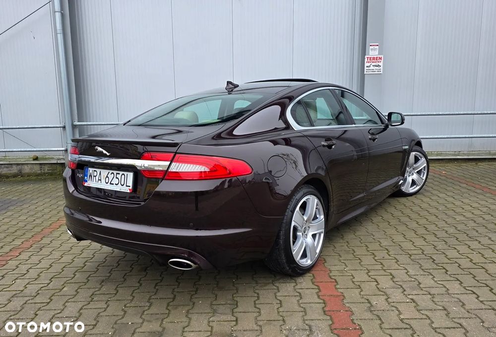 Jaguar XF 3.0 T R-Sport - 12