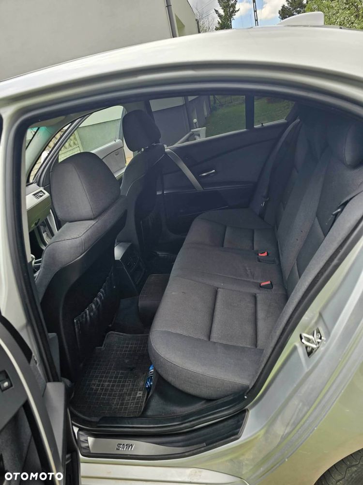 BMW Seria 5 520i - 11