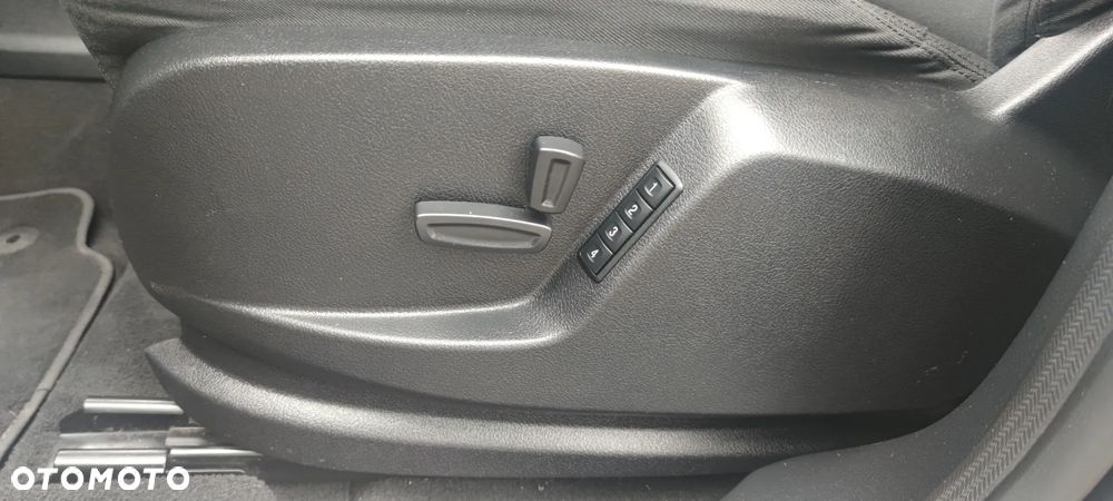 Ford S-Max 2.0 TDCi DPF Titanium X - 24