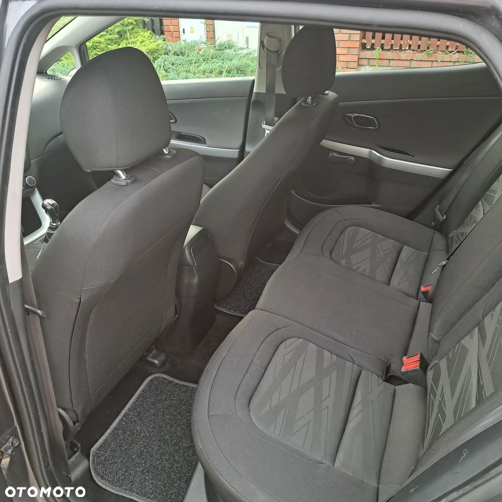 Kia Ceed 1.4 CRDi 90 Vision - 11