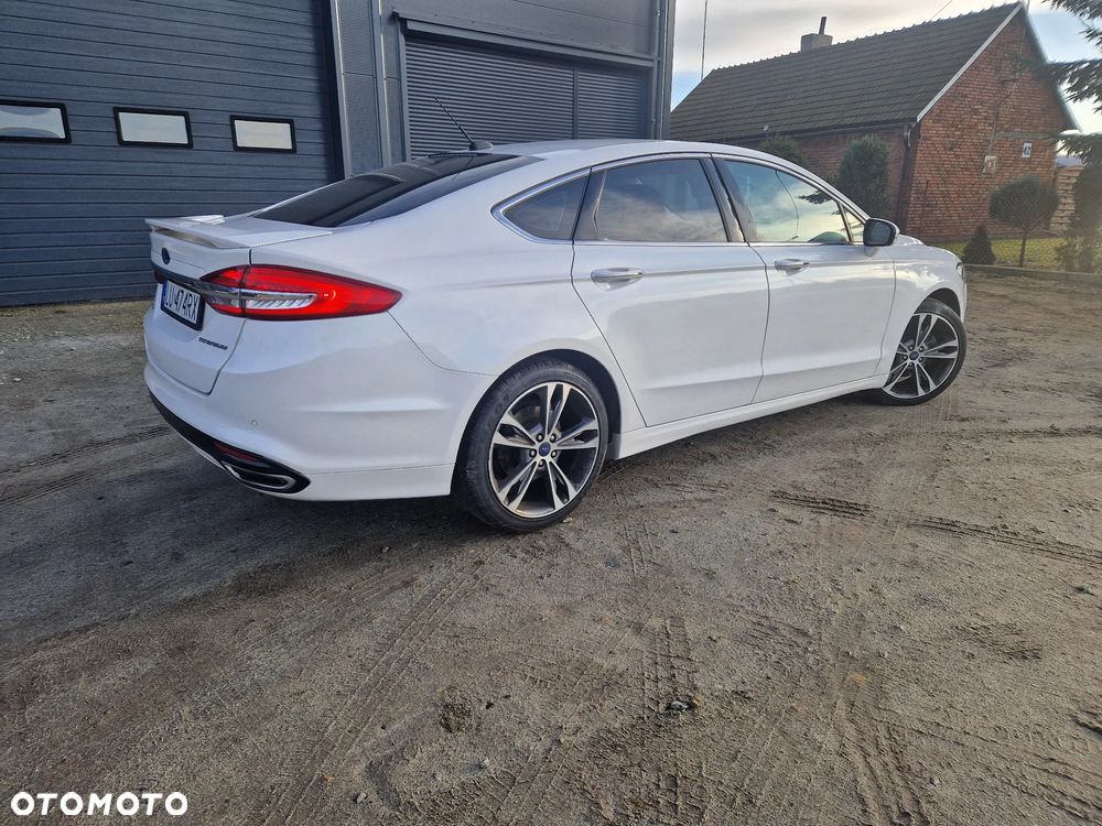 Ford Fusion - 12
