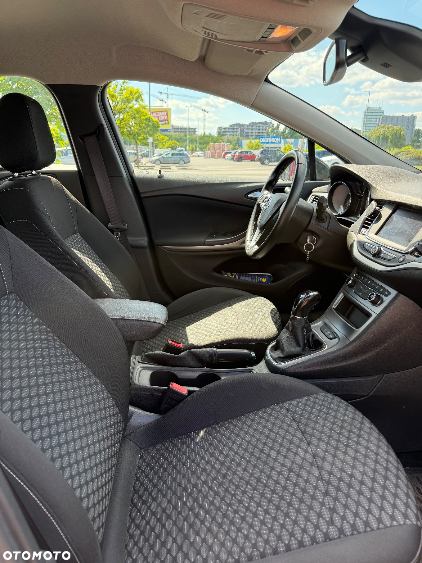 Opel Astra V 1.2 T Edition S&S - 12