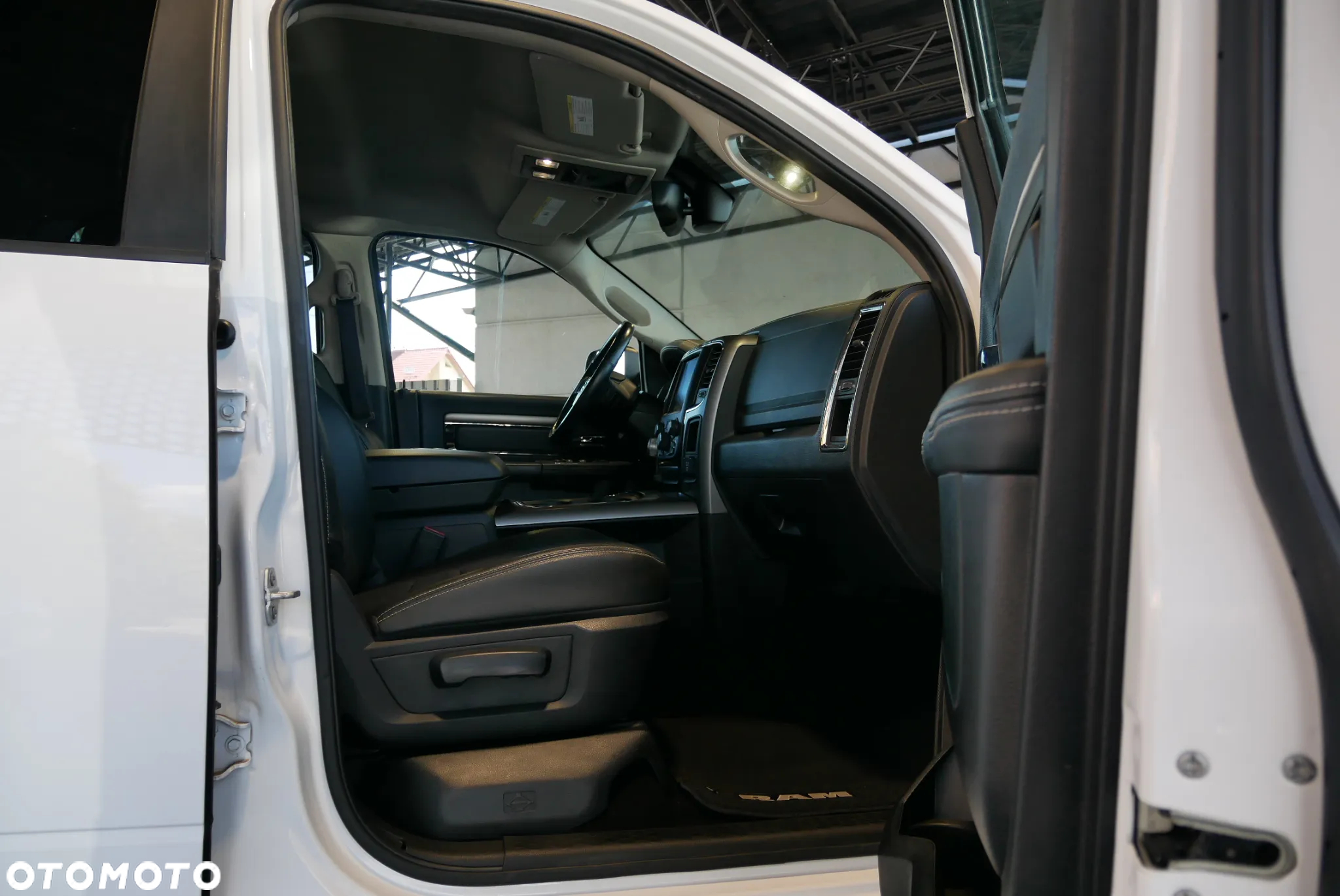 Dodge RAM 1500 5.7 4x4 - 15