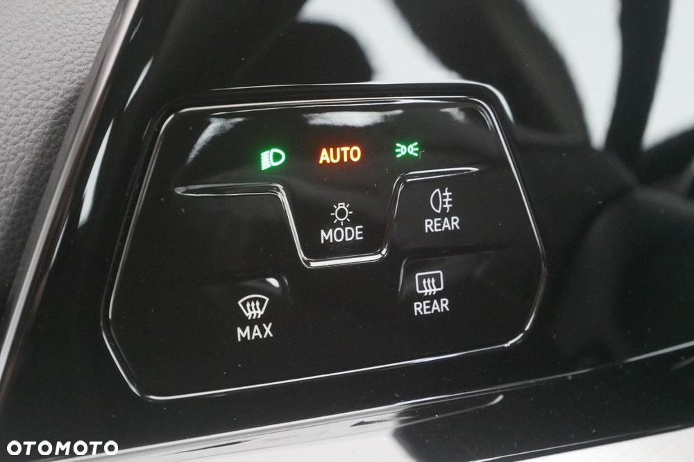 Volkswagen Golf Variant 2.0 TDI Life - 23