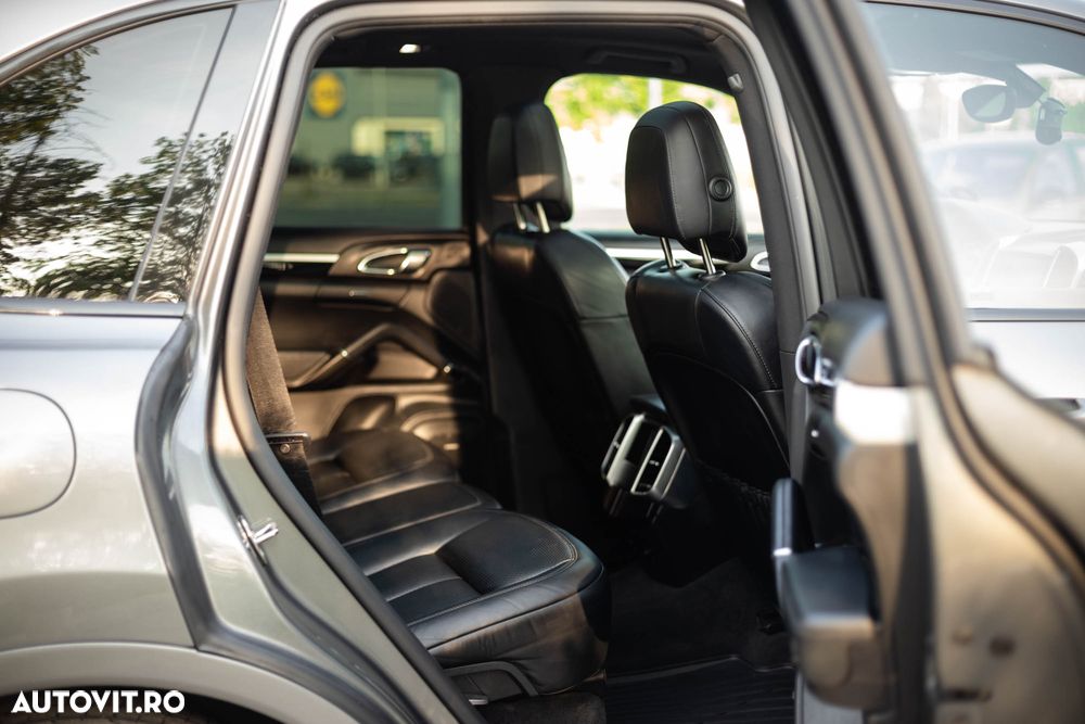 Porsche Cayenne - 31