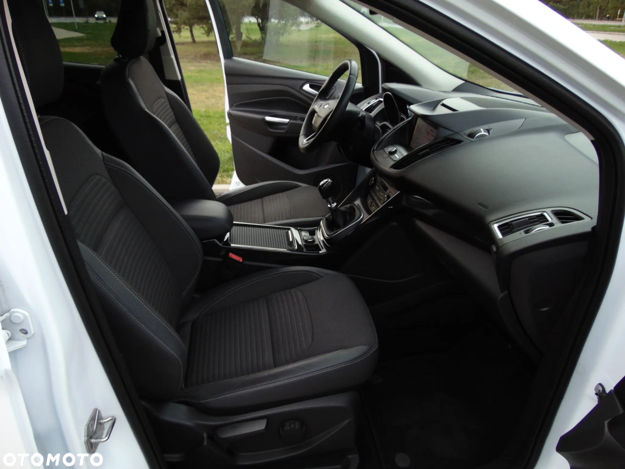 Ford Kuga 2.0 TDCi FWD Titanium - 9