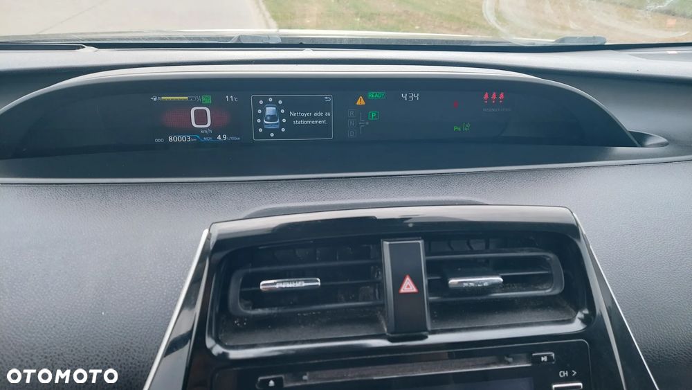 Toyota Prius Hybrid Executive - 11