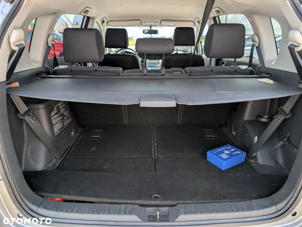 Toyota Corolla Verso 2.2 D-4D Sol + 7os - 12