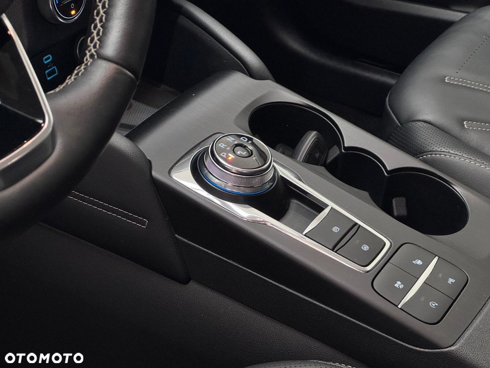 Ford Kuga - 9