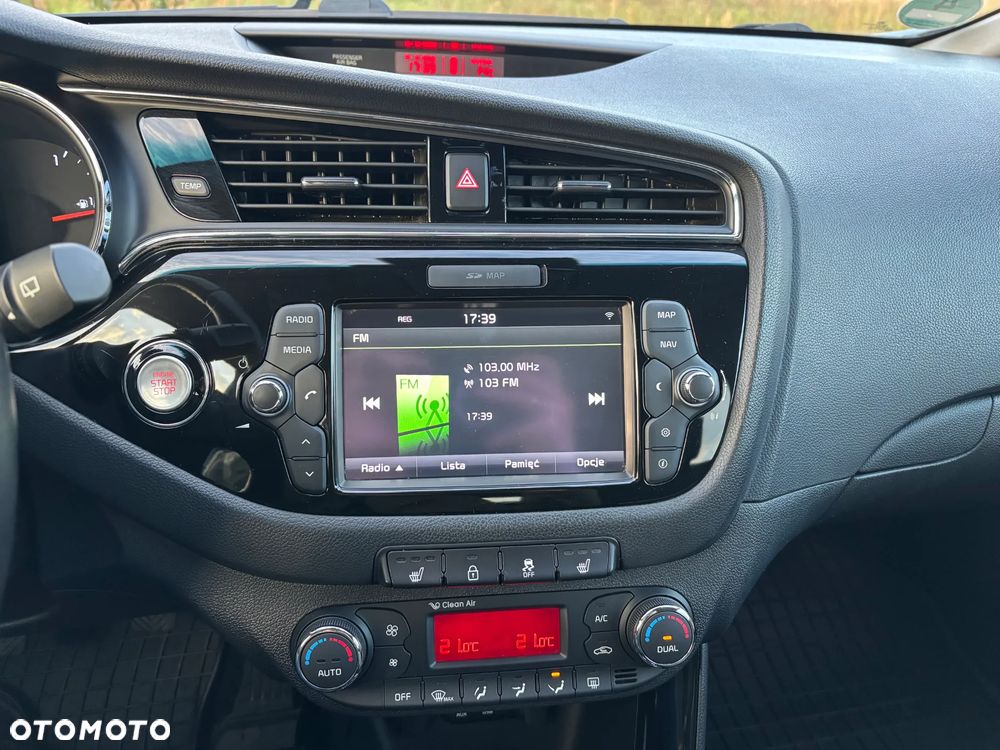 Kia Ceed 1.6 CRDi 136 ISG Dream Team Edition - 24