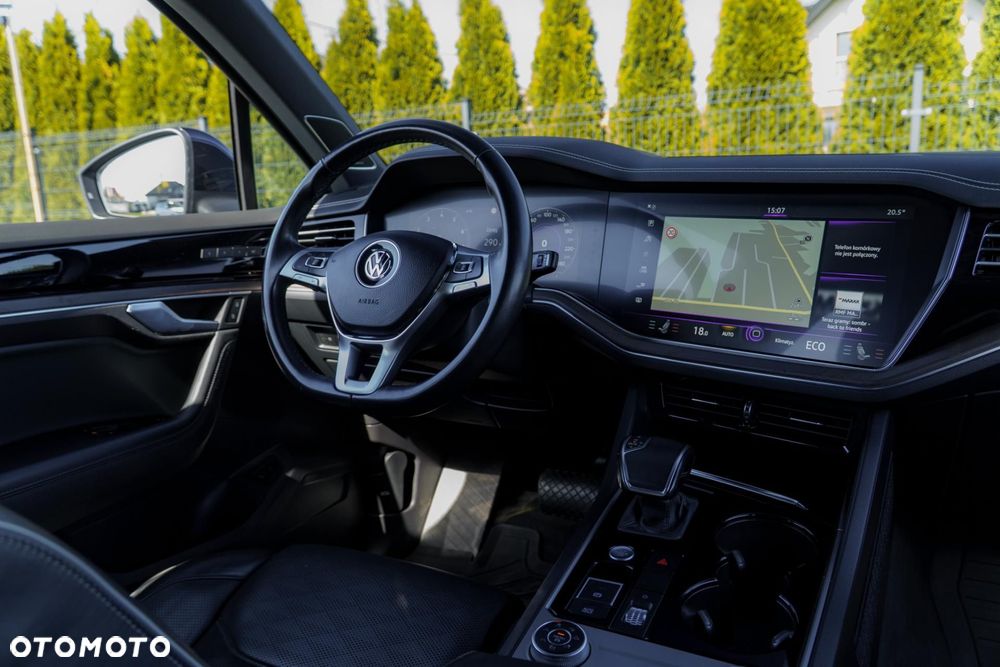 Volkswagen Touareg 3.0 V6 TFSI 4Motion R-Line - 16