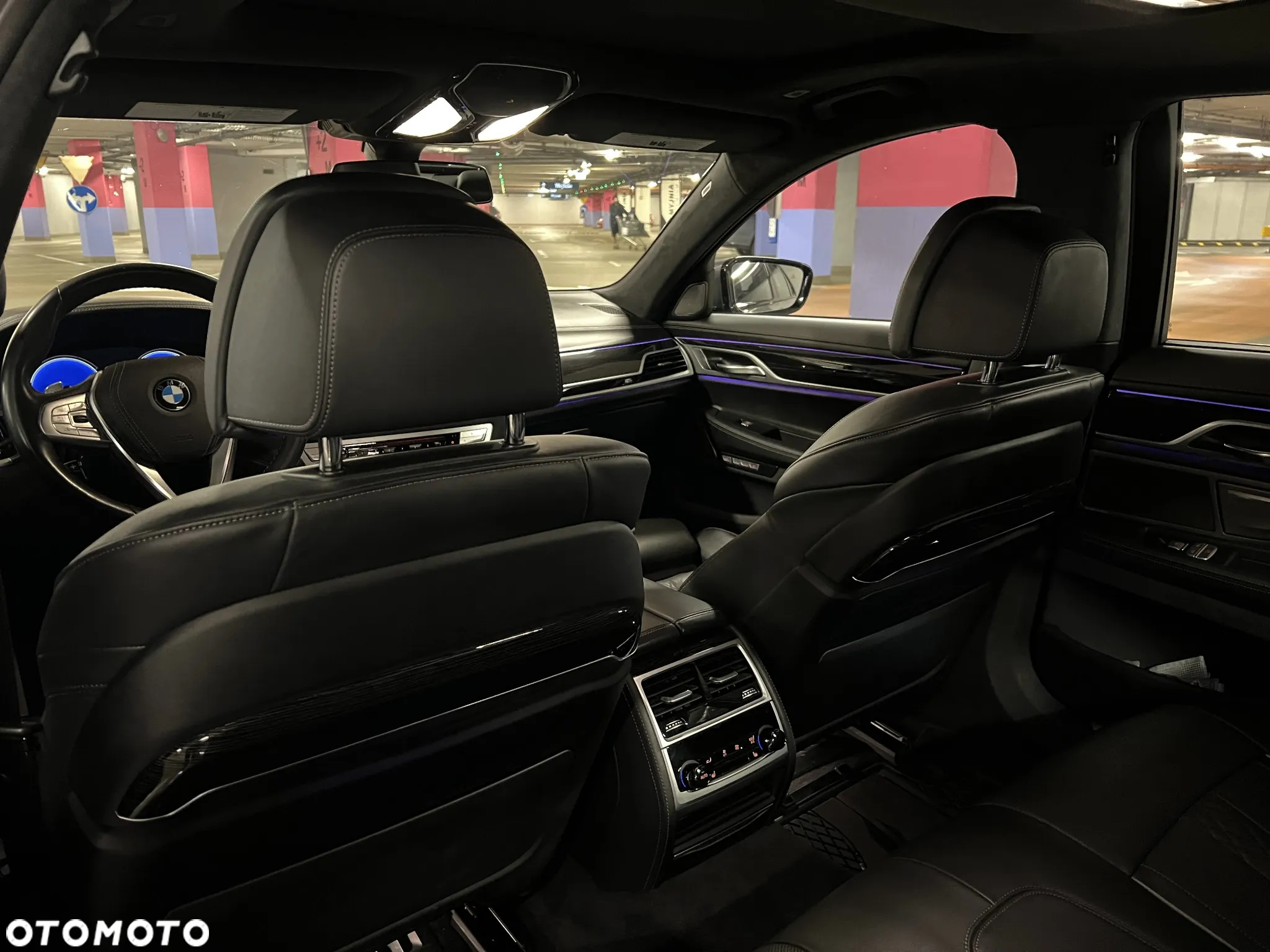 BMW Seria 7 750i xDrive - 18