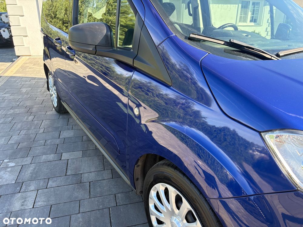 Ford Tourneo Courier 1.0 EcoBoost S&S Titanium - 22