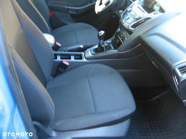 Ford Focus 1.6 Trend - 16