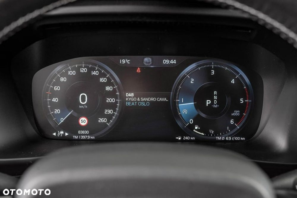 Volvo XC 40 D3 SCR AWD R-Design - 17