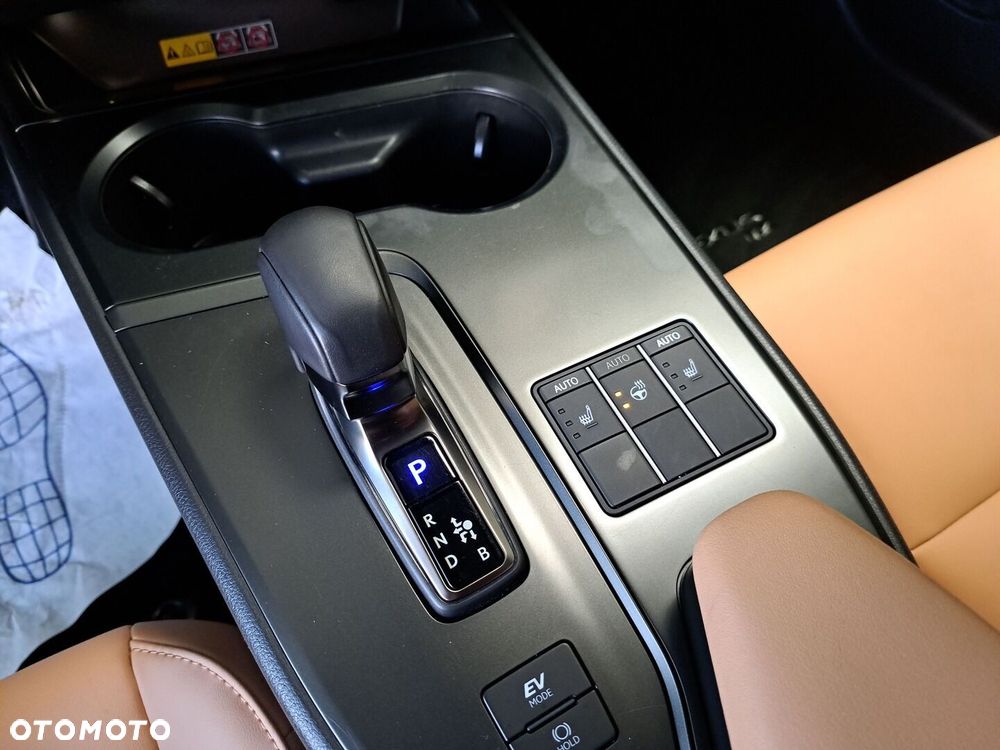 Lexus UX 300h F Sport Design - 30