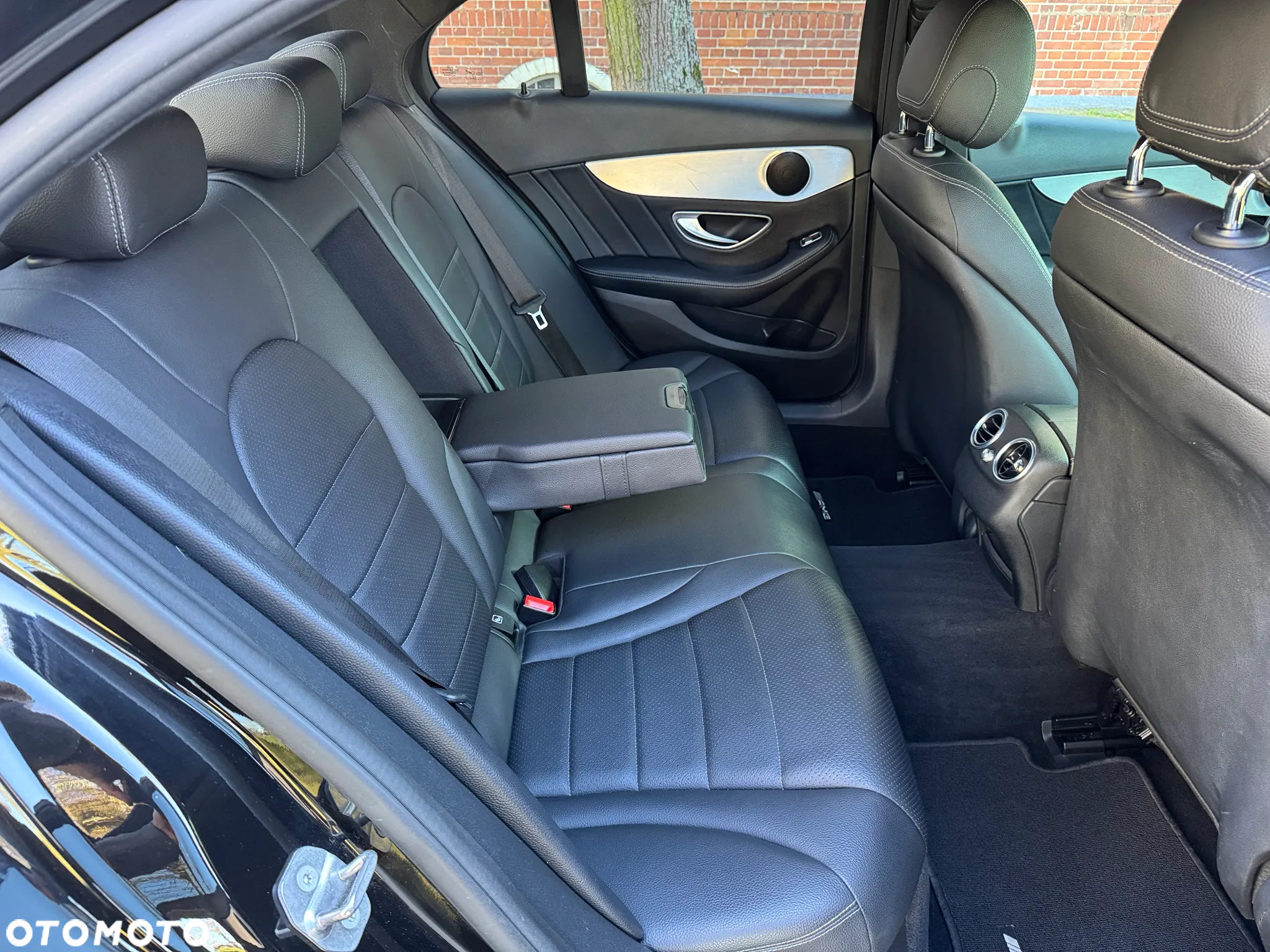 Mercedes-Benz Klasa C 180 (BlueTEC) d 7G-TRONIC AMG Line - 34