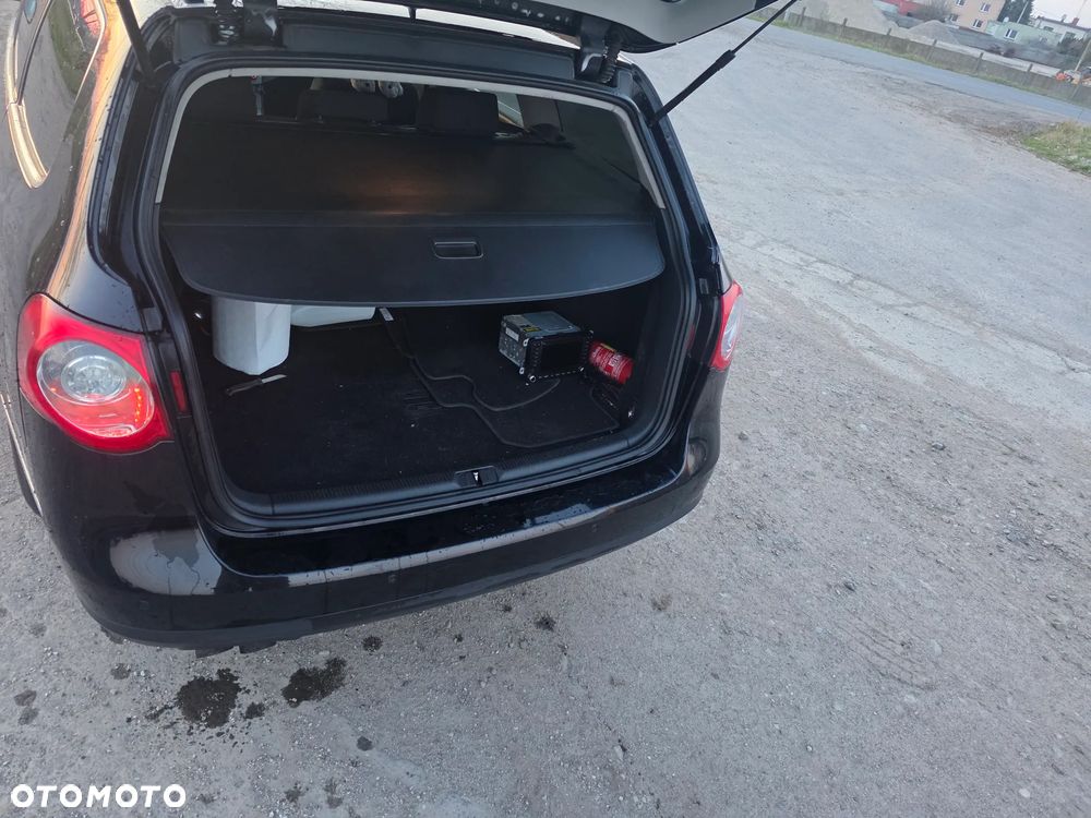 Volkswagen Passat 2.0 TDI DPF Highline - 11