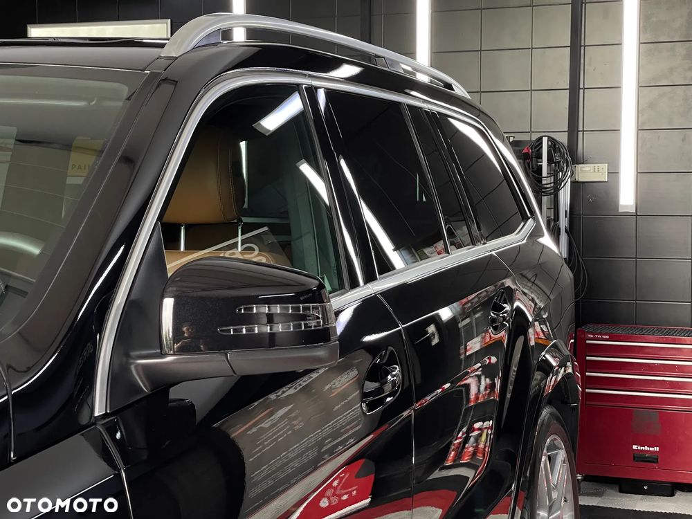 Mercedes-Benz GLS - 14