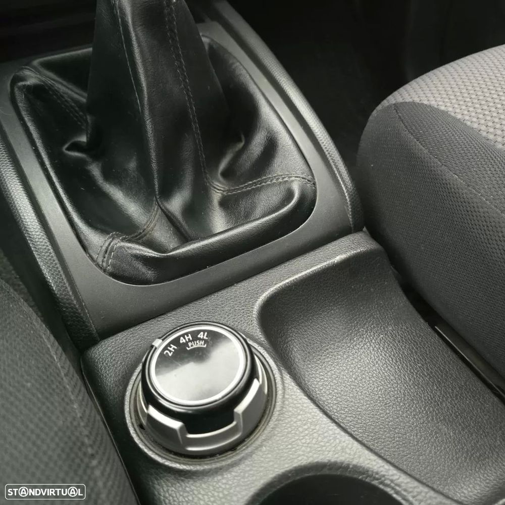 Mitsubishi L200 2.4 DI-D CD Invite 4WD - 21