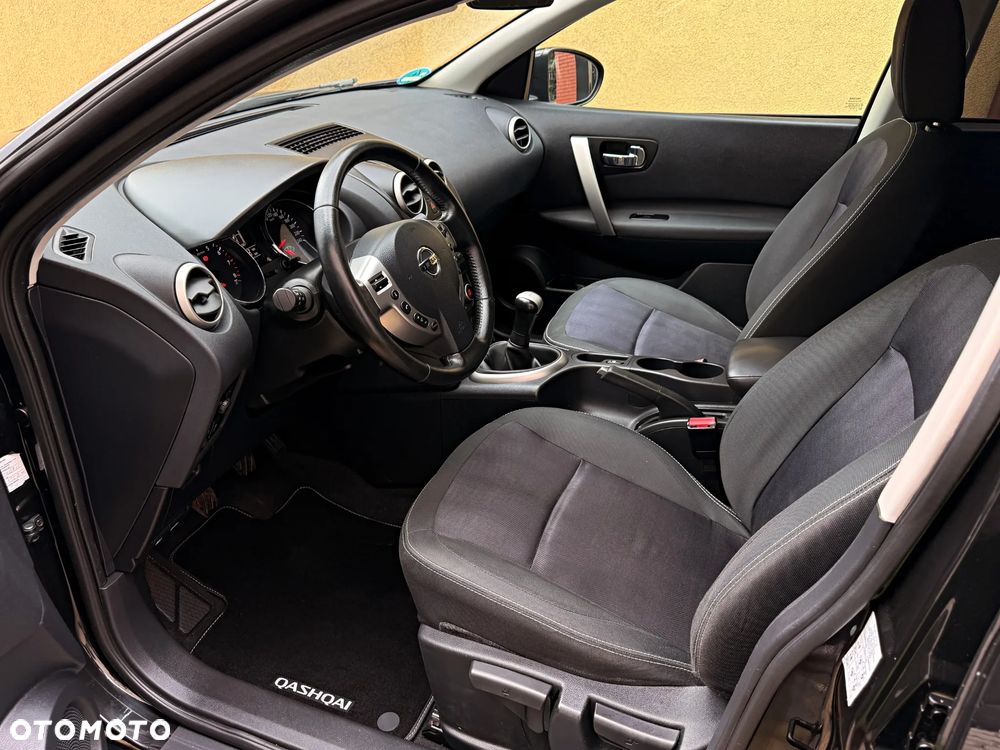 Nissan Qashqai - 25
