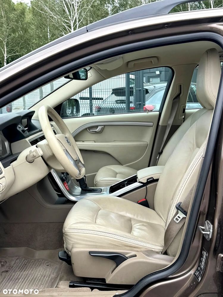 Volvo XC 70 T6 AWD Momentum - 8