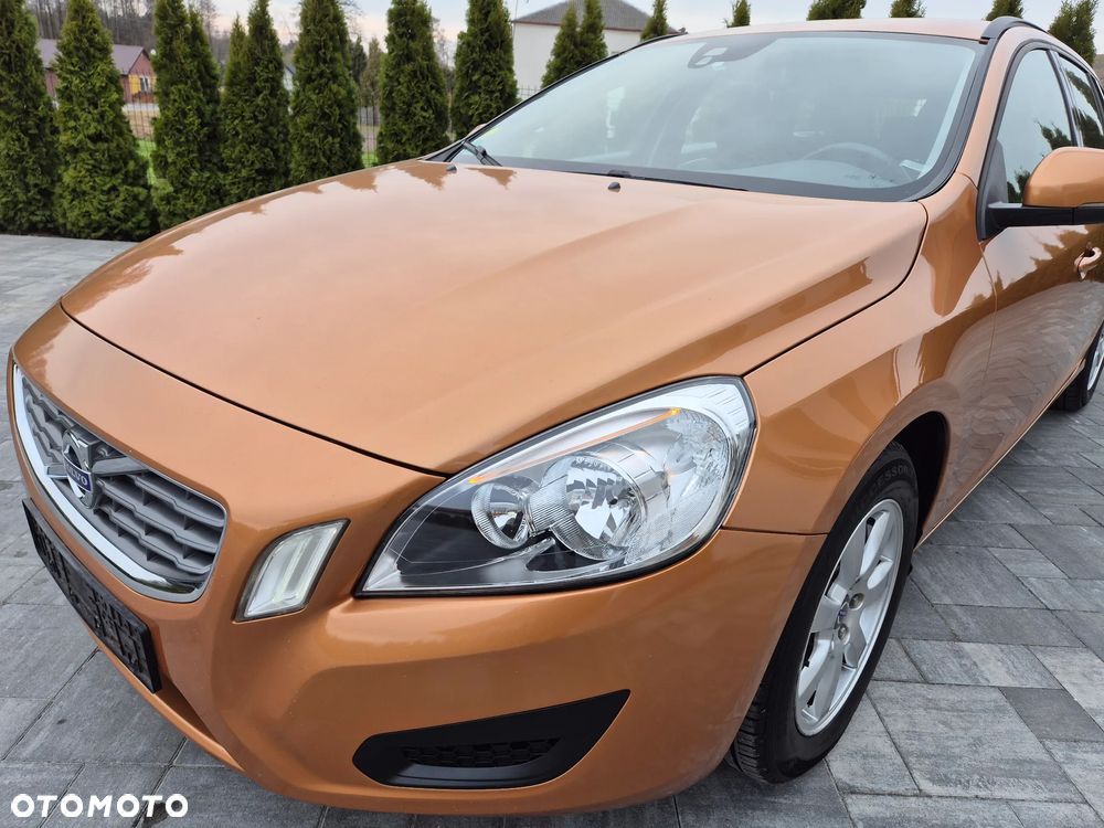 Volvo V60 DRIVe Momentum - 21