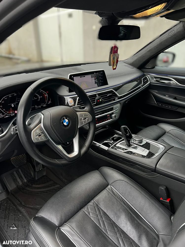 BMW Seria 7 730d xDrive MHEV - 16