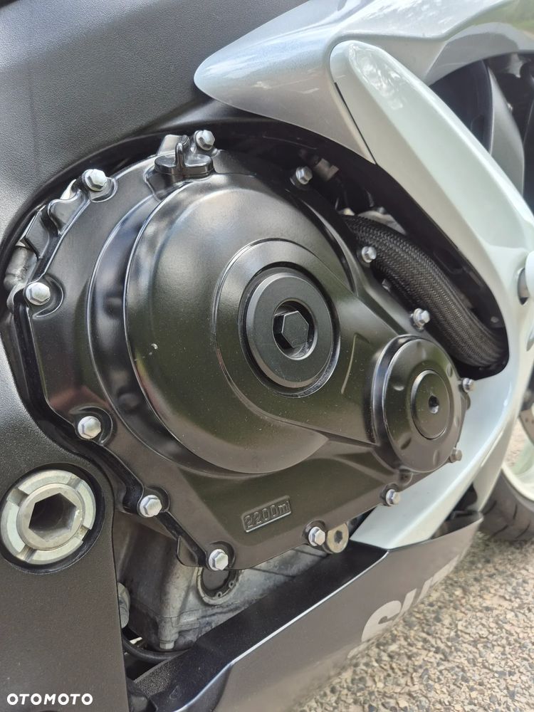 Suzuki GSX-R - 24