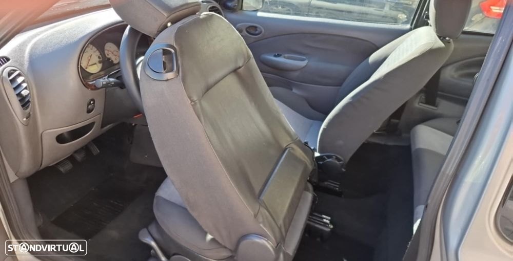 Ford Fiesta 1.8 D Studio - 11