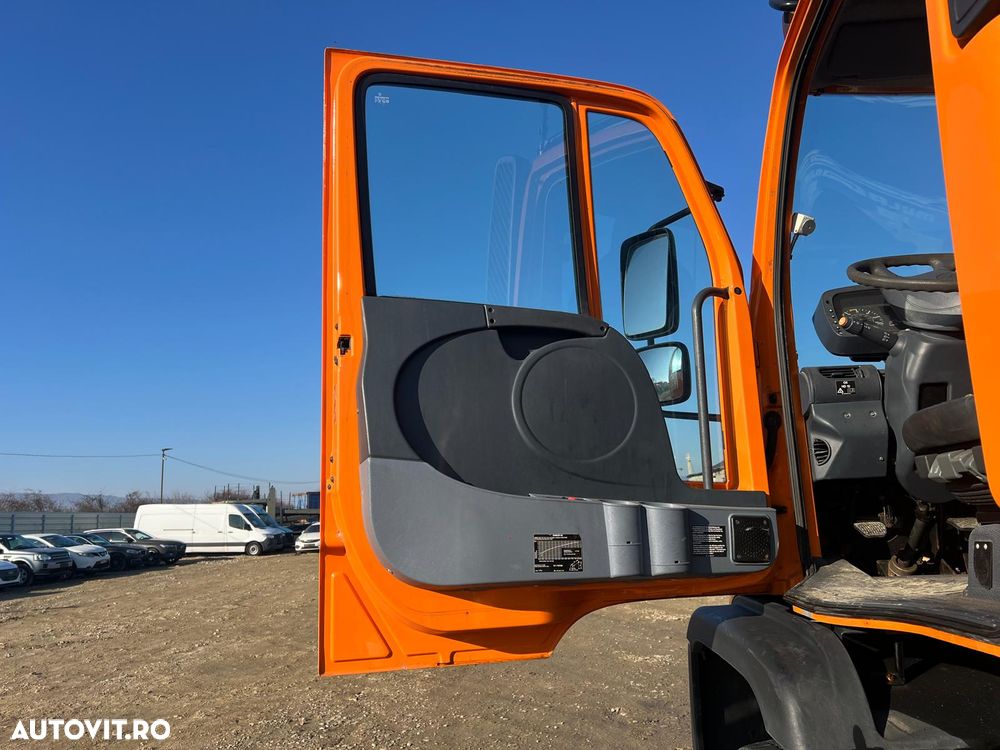 Mercedes-Benz U400 - 10