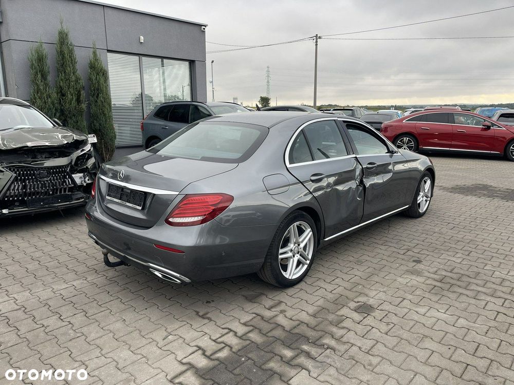 Mercedes-Benz Klasa E 200 d 9G-TRONIC - 4