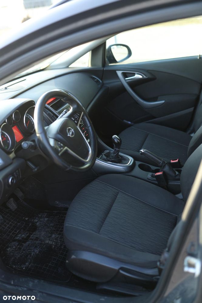 Opel Astra 1.7 CDTI DPF Cosmo - 10